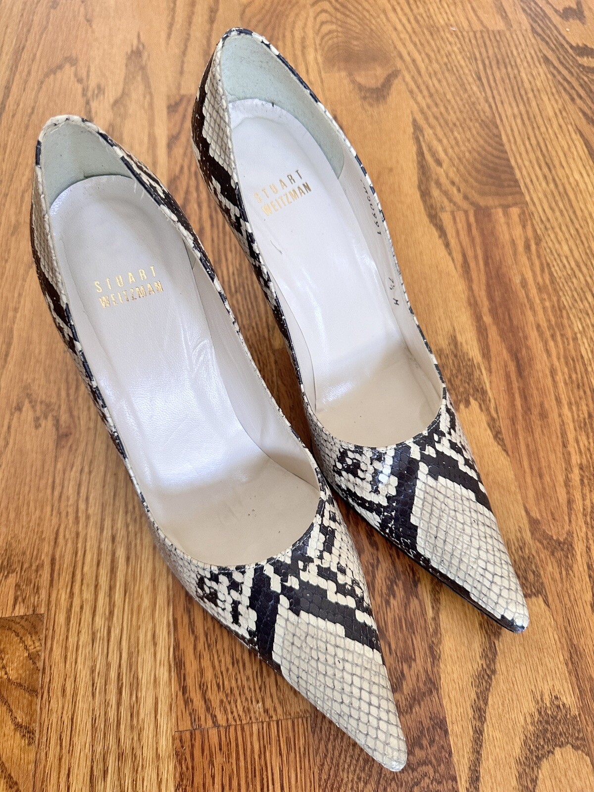 Stuart Weitzman 'Iris' Heels Pumps 7.5  Python Sn… - image 7