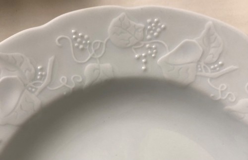 DANSK IVY LIERRE LAVAGE 4 HOJAS BLANCAS EN RELIEVE BORDE DE FRANCIA CUENCOS DE SOPA 8 3/4 - Imagen 4 de 6