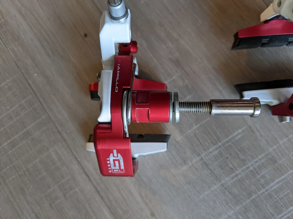 RARO Juego de frenos de llanta rojo gravedad cero Ciamillo G afinado SL pinzas carretera F/R 205 g  Foto 3 de 4