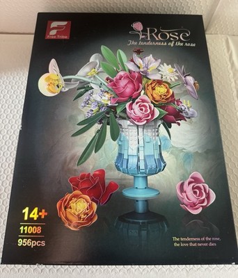 Roses Flowers Bouquet Building Set, Artificial Flore with Vase Compatible with L