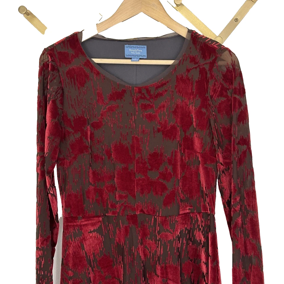 Vestido Burnout Velvet Tamanho Médio Simplesmente Vera Wang Vermelho Preto Manga Longa - Imagem 2 de 4