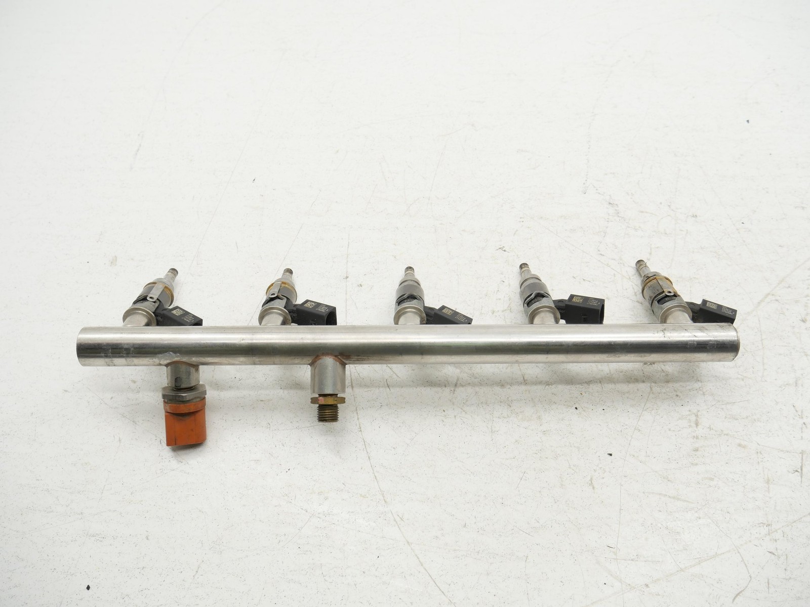 Used Left Engine Fuel Rail W/ Injectors 2009-2013 Lamborghini Gallardo LP570 OEM