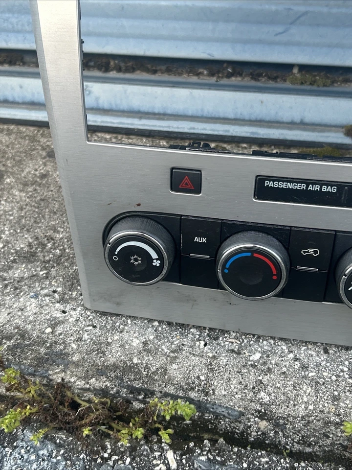 GMC Acadia 2007-2012 radio estéreo control de clima bisel panel de ajuste tablero Foto 3 de 4