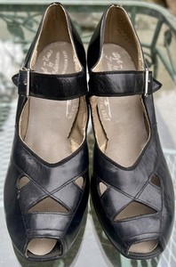 VINTAGE 1940's STYL-EASE BY PETERMAN BLACK LEATHER PEEP TOE SHOES