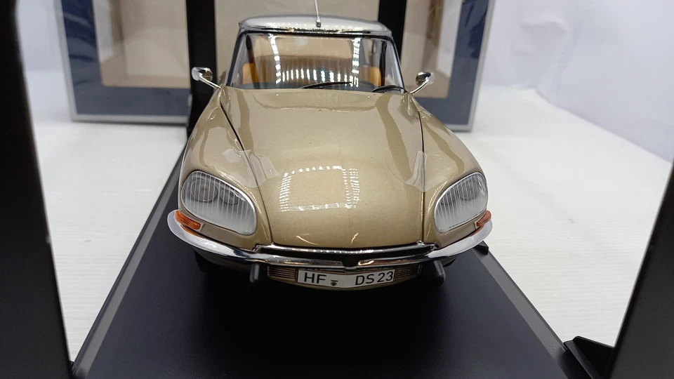  NV181726 Norev Citroen DS 23 Pallas 1972 1/18 - Immagine 2 di 4