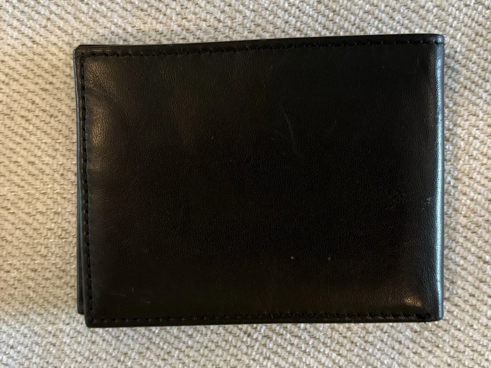 Cartera plegable de cuero negro T Tech by Tumi para hombre minimalista tarjetero Foto 2 de 4