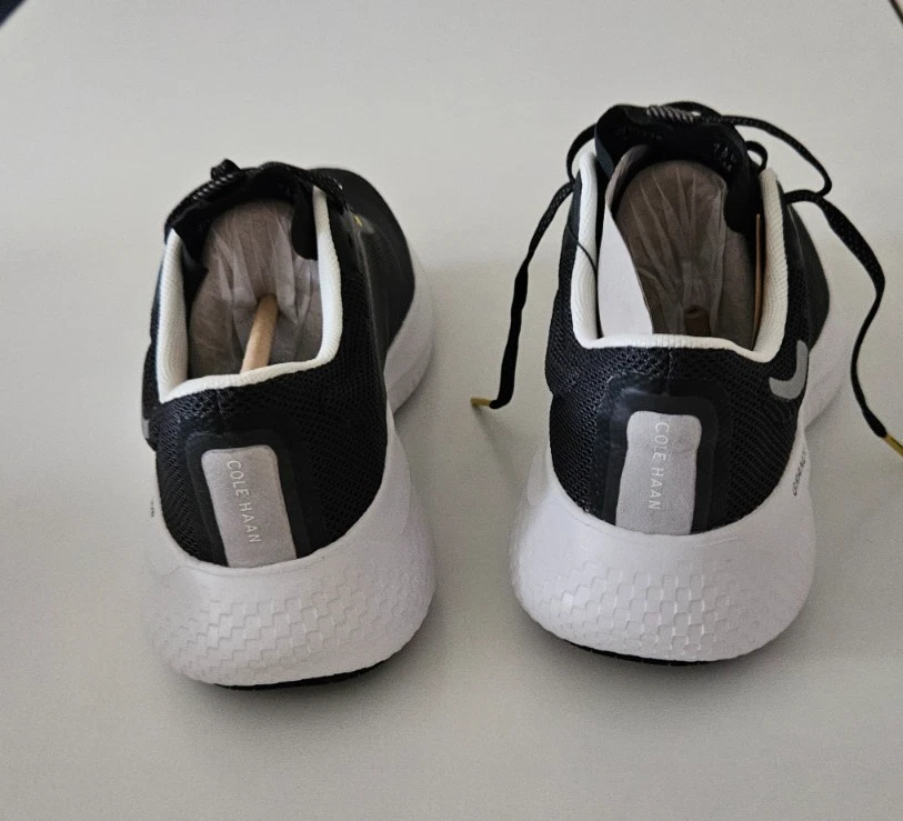 Cole Haan Hale Runner Grand 360 for Crews shoes-Size 7.5 B ; Black/white NIB - Image 4 of 4