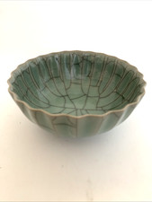 Vintage Chinese Celadon Crackle Glaze Footed Rice Bowl Green 4.25" Scalloped MCM