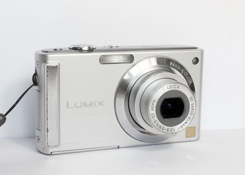 Panasonic Lumix DMC FS3 Leica + batteria caricabatteria fotocamera Funzionante