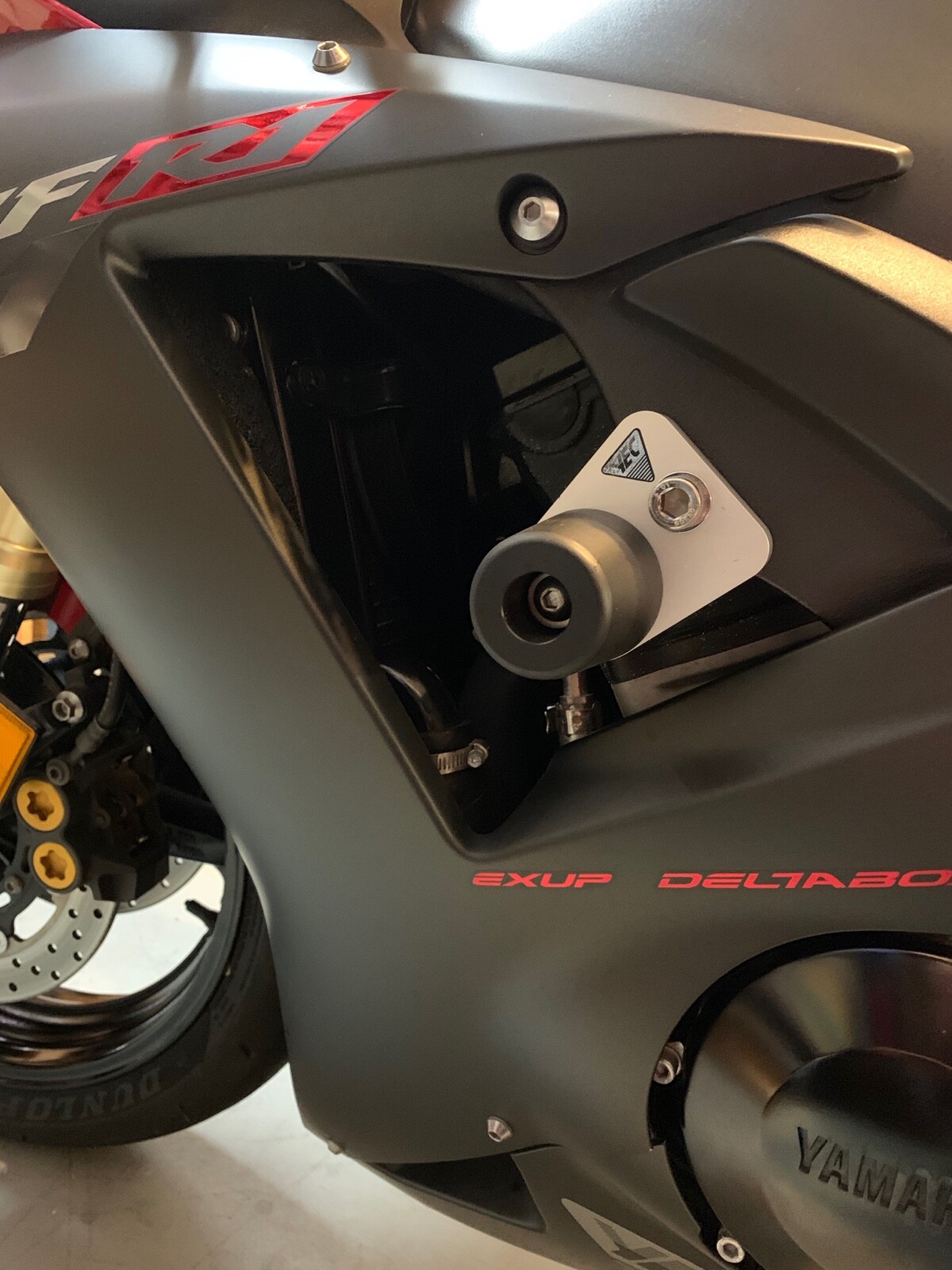 R1 02-03 OEM YAMAHA YEC Frame Sliders 5PW-W0741-00 for YZF-R1 2002-2003 ...