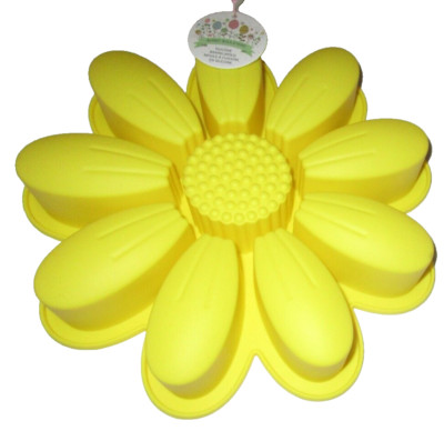 EASTER ~ Silicone Baking Mold ~ DAISEY ~ 10.5'' X 10.5'' X 1.5'' ~ YELLOW