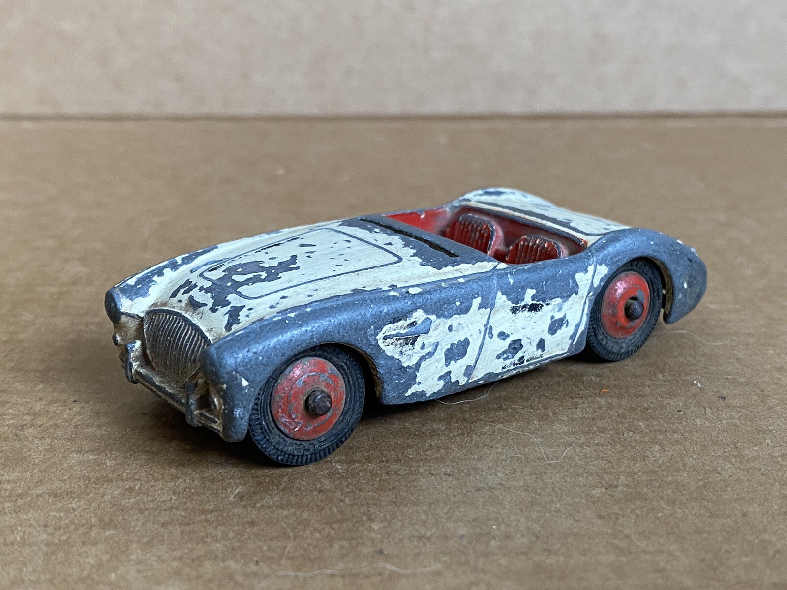 DINKY TOYS -Austin Healey 100 sports +boîte d'origine (109