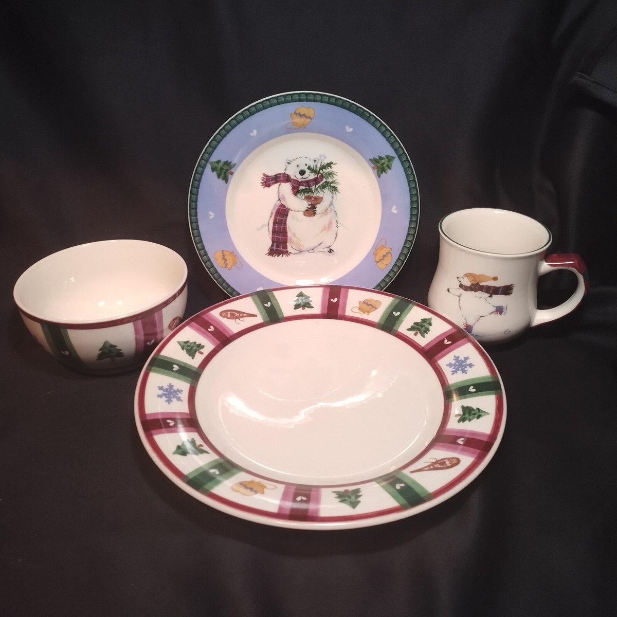 PFALTZGRAFF PERENNIALS WINTER SNOW BEAR 16 PIECE DINNERWARE SET PERFECT  CONDITIO