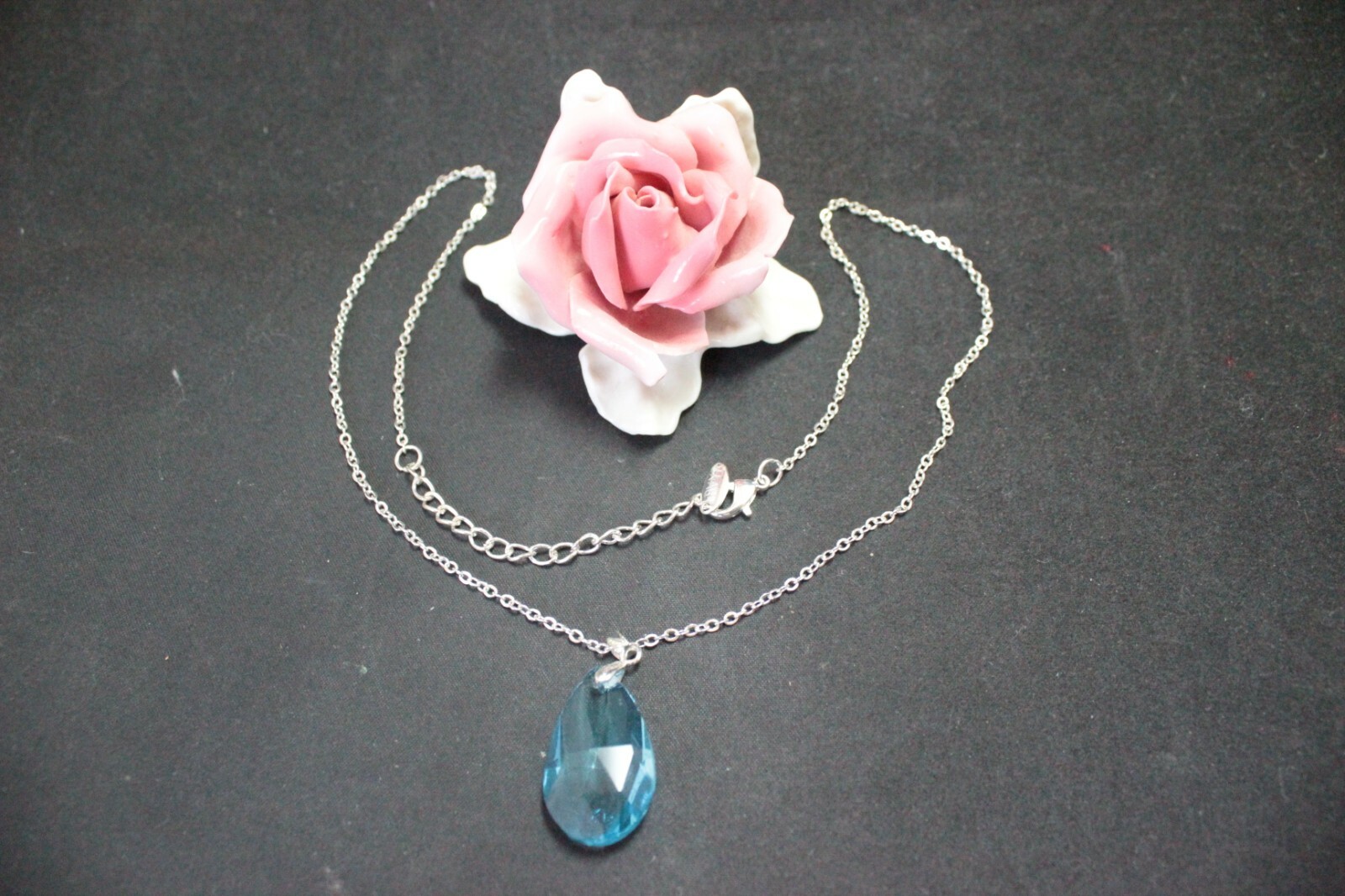 schöne Halskette Collier Kette Modeschmuck Anhänger Blauer Stein