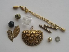 CRAFT-JEWELLERY-BEADS"Special Price" 11 x Assorted Pendant  Beads