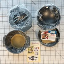 Betty Crocker Bake’ n Fill Cake Pan Set w/Instruction & Recipe Book New