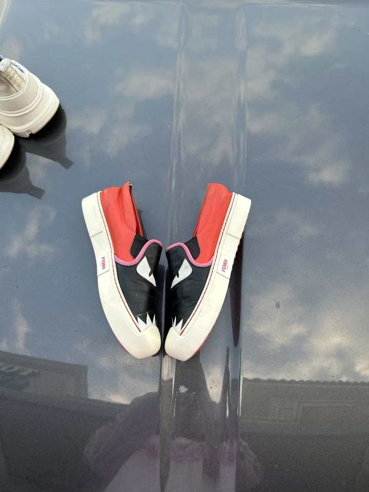 Zapatillas bajas Fendi Monster para mujer Foto 4 de 4