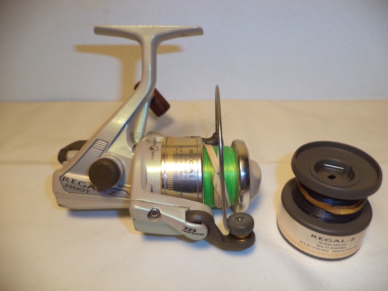 Daiwa Regal-Z 2500T Spinning Reel with Extra Spool