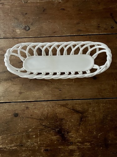 Vintage White Ceramic Lattice Twisted Woven Oval Bread Fruit Basket - Picture 2 of 13