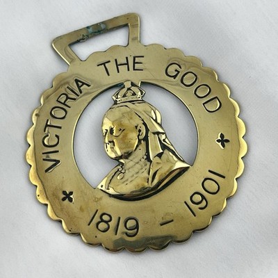 Brass Horse Medallion Antique English Queen Victoria The Good Parade Harness