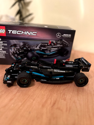 Lego Technic Pull Back F1 Mercedes Racecar prebuilt
