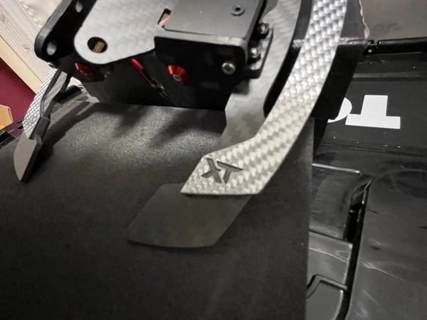 Palancas de cambio magnéticas de fibra de carbono Lexus IS Foto 3 de 4