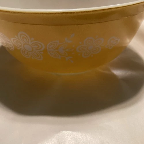 Vintage Pyrex Butterfly Gold #403 2.5 Quart Mixing Bowl 1970's Retro