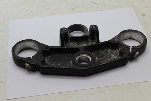 00 01 02 03 TRIUMPH TT600 FORKS UPPER TOP TRIPLE TREE CLAMP - Picture 5 of 5