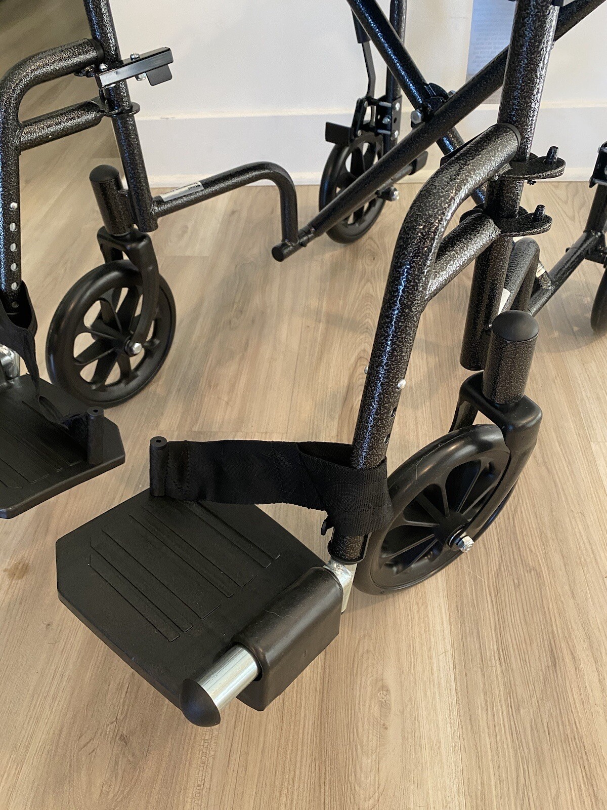 Drive Transport Wheelchair Steel 17 Inch Seat Width x 16"D Lightweight TR37ESV eBay