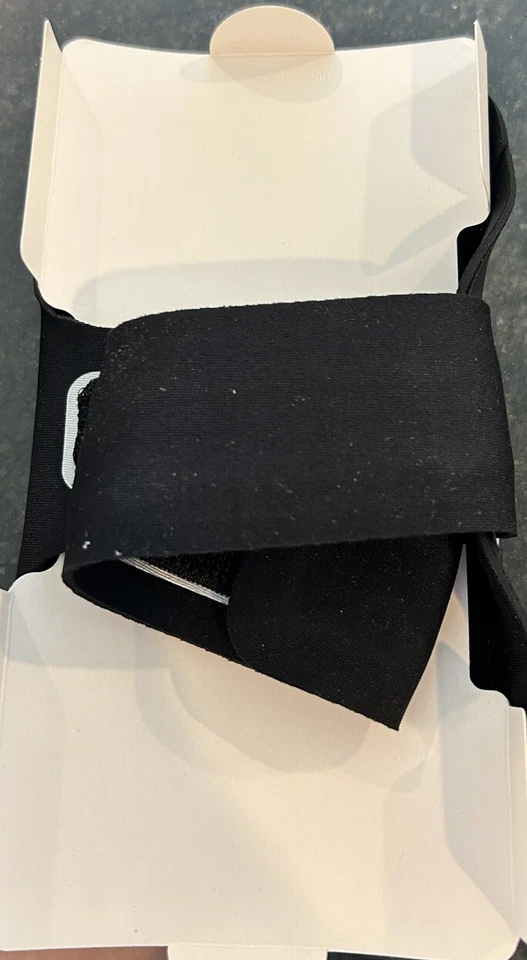 ☀️ OEM Belkin Universal Armband For Smartphones 5.5" iPhone 8 Plus/7Plus/6 Plus - Image 4 of 4