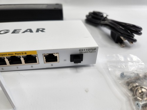 NETGEAR 10-Port Ultra60 PoE Gigabit Ethernet Smart Switch (GS110TUP) - Managed - Picture 3 of 9