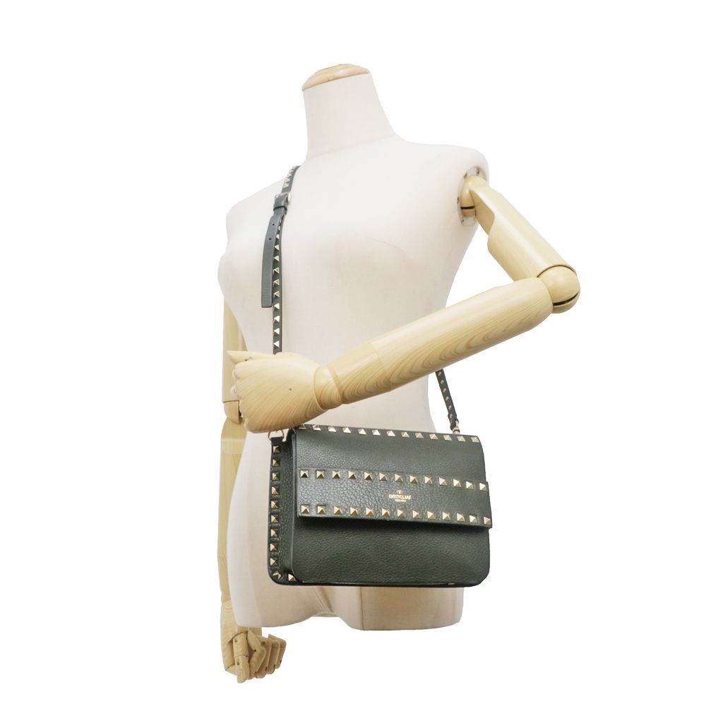 VALENTINO Garavani Rockstud Shoulder Bag in Khaki Green VALENTINO Garavani Rockstud Shoulder Bag in Khaki Green