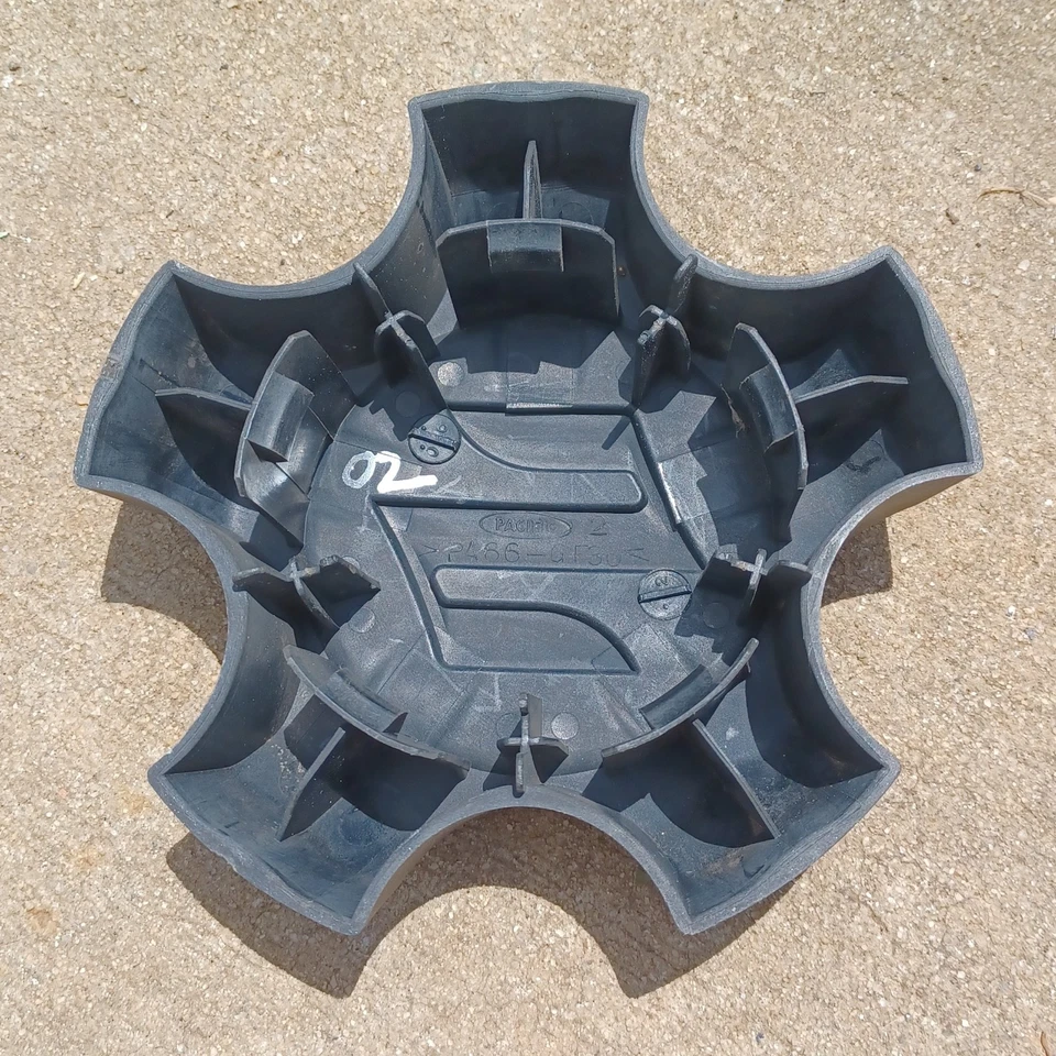 Tapa central Suzuki Grand Vitara, negra, 2006-2013 número de pieza PA66 GF30 02 Foto 3 de 3