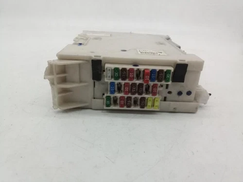 8273053050 Caja Reles/Fusibles para LEXUS IS (DS2/IS2) 220d 2008 281757 - Imagen 4 de 10