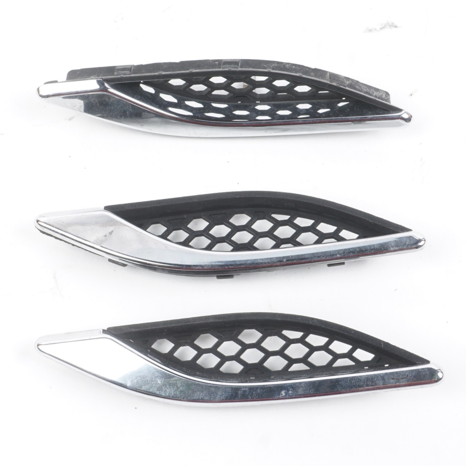 2014 - 2019 Maserati Ghibli Front Left Fender Vent Grille Trim Set OEM
