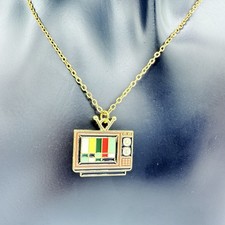 COLLANA DORATA CON CIONDOLO TV VINTAGE GIOIELLO DONNA MODA CHIC BIGIOTTERIA