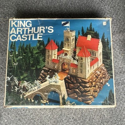 BIG King Arthur's Castle Playset Boxed with Knights, Horses, Dungeon, Drawbridge