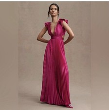 Mac Duggal Pleated Flutter-Sleeve Deep-VLace-UpGown Dark Fuchsia Size 2 New