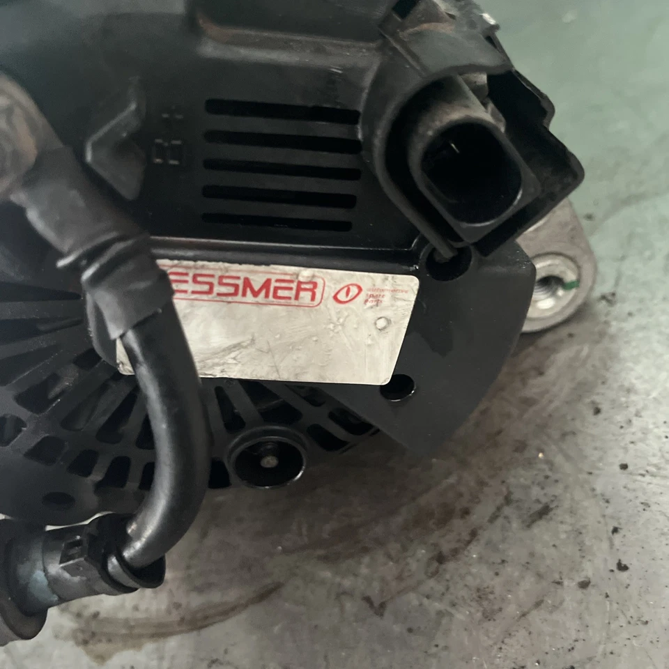 Alternatore BOSCH 0124515010292 VOLKSWAGEN POLO 9N 1.9 TDI 028903028E 2001 - Immagine 3 di 4