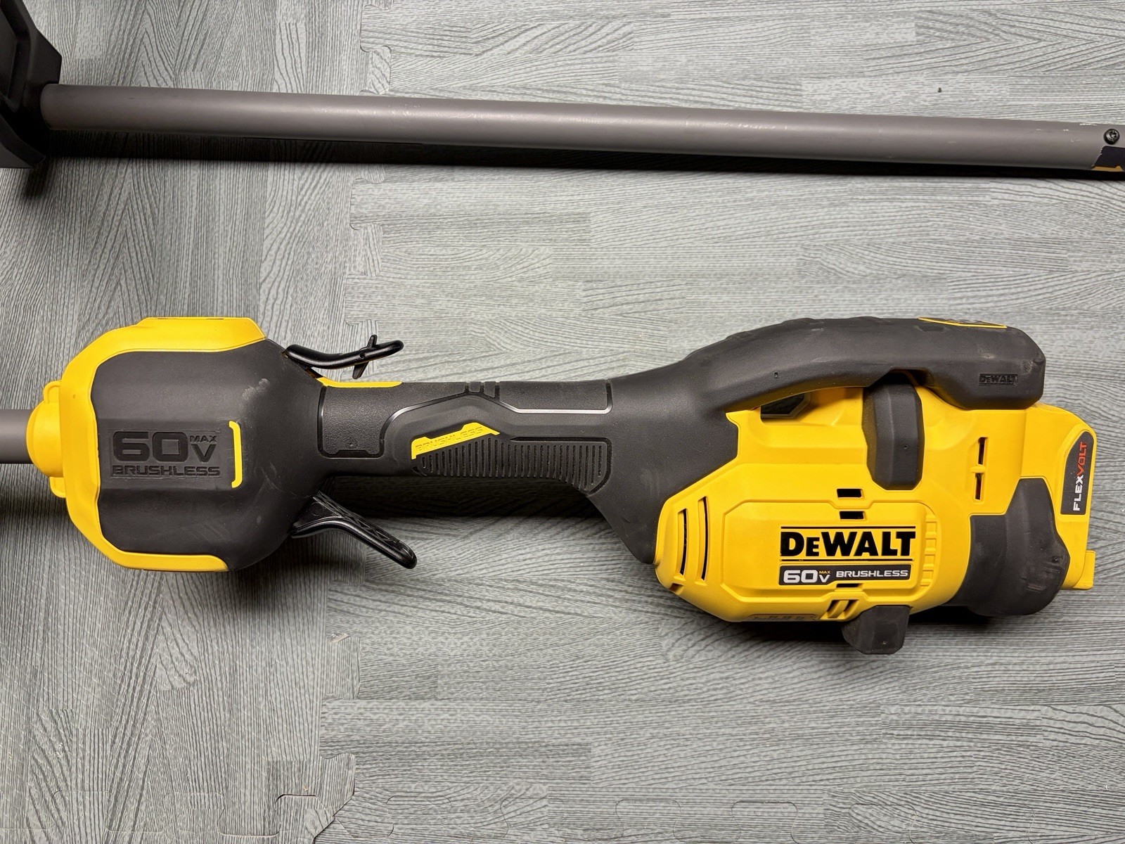 DEWALT-String Trimmer-NEW-FLEXVOLT 60V- 17 in Attach Capable Trimmer (Tool Only)