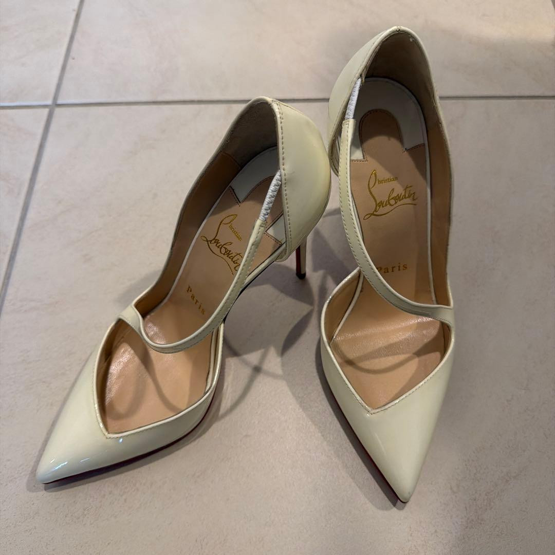 CHRISTIAN LOUBOUTIN White Patent Leather Pointed Toe Pumps Luxury Heels Size 37