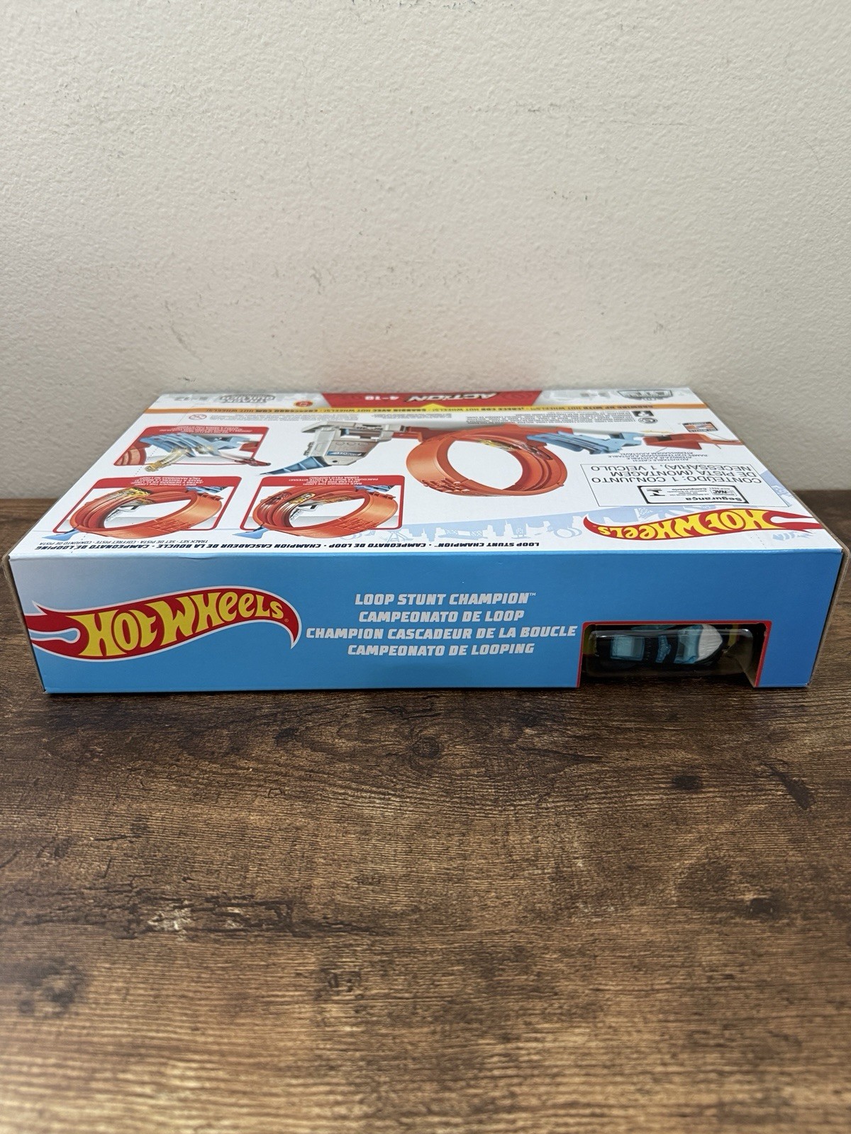 Hot Wheels Track Set Loop Stunt Champion Dual-Track Loop with Double-Car Launch