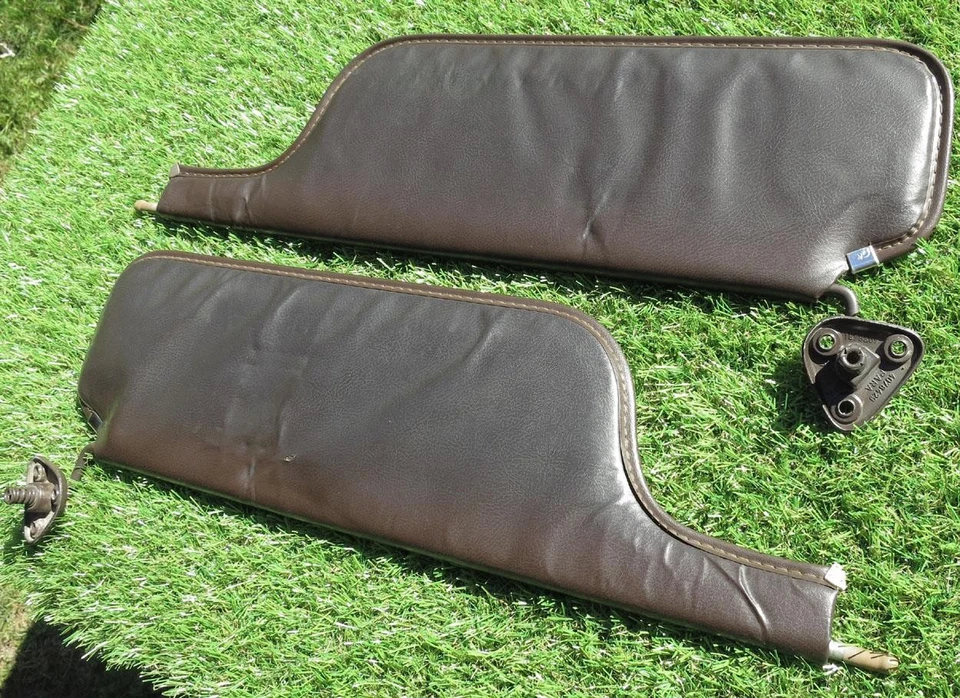 '82-83 克莱斯勒 LeBaron 可调式遮阳板 棕色 Mark Cross 原始设备制造商 — 第 4/4 张图片