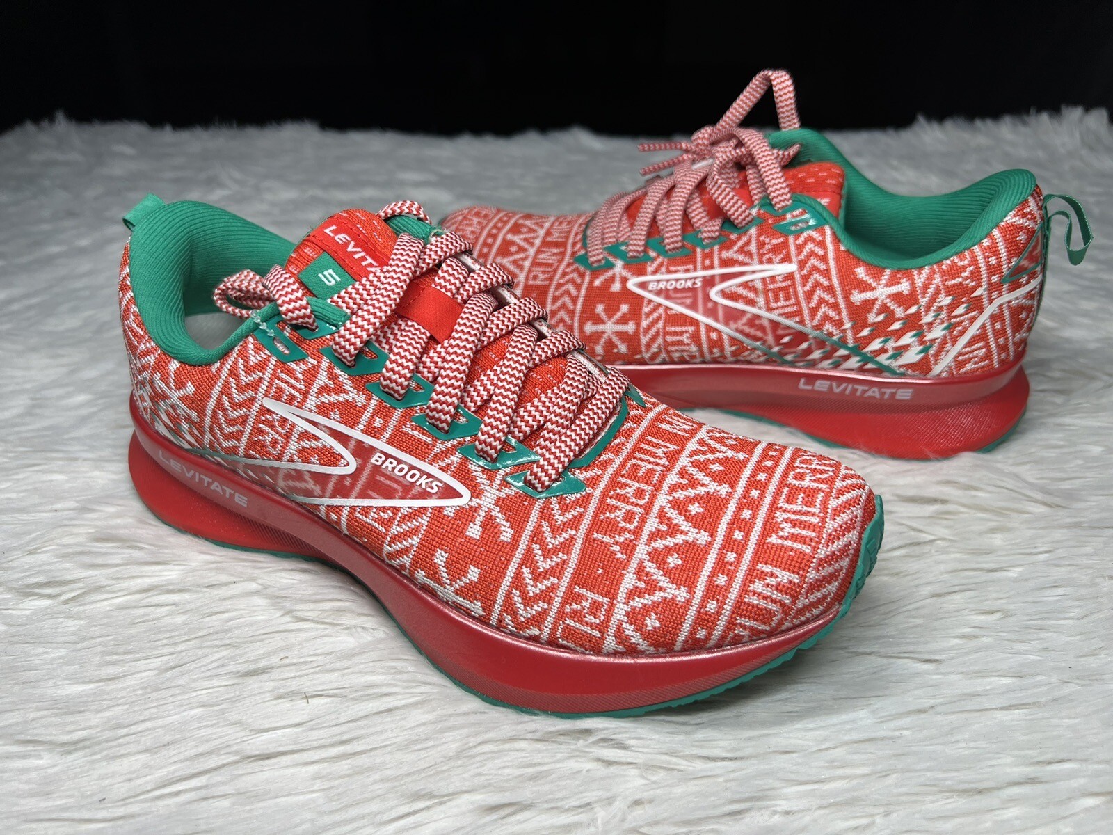 Size 5 Brooks Levitate 5 Red 1203571B634 for sale online eBay