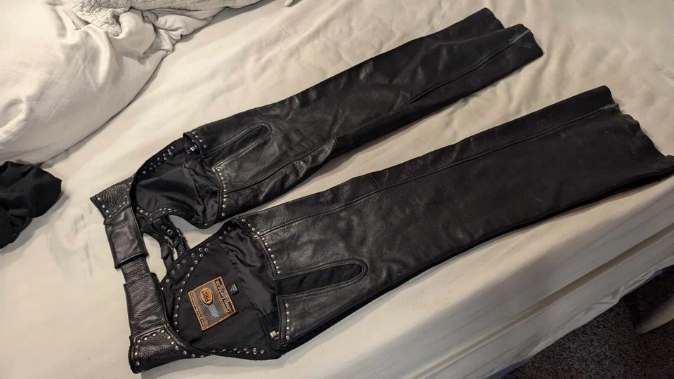 chaps cuero clásico Foto 2 de 4