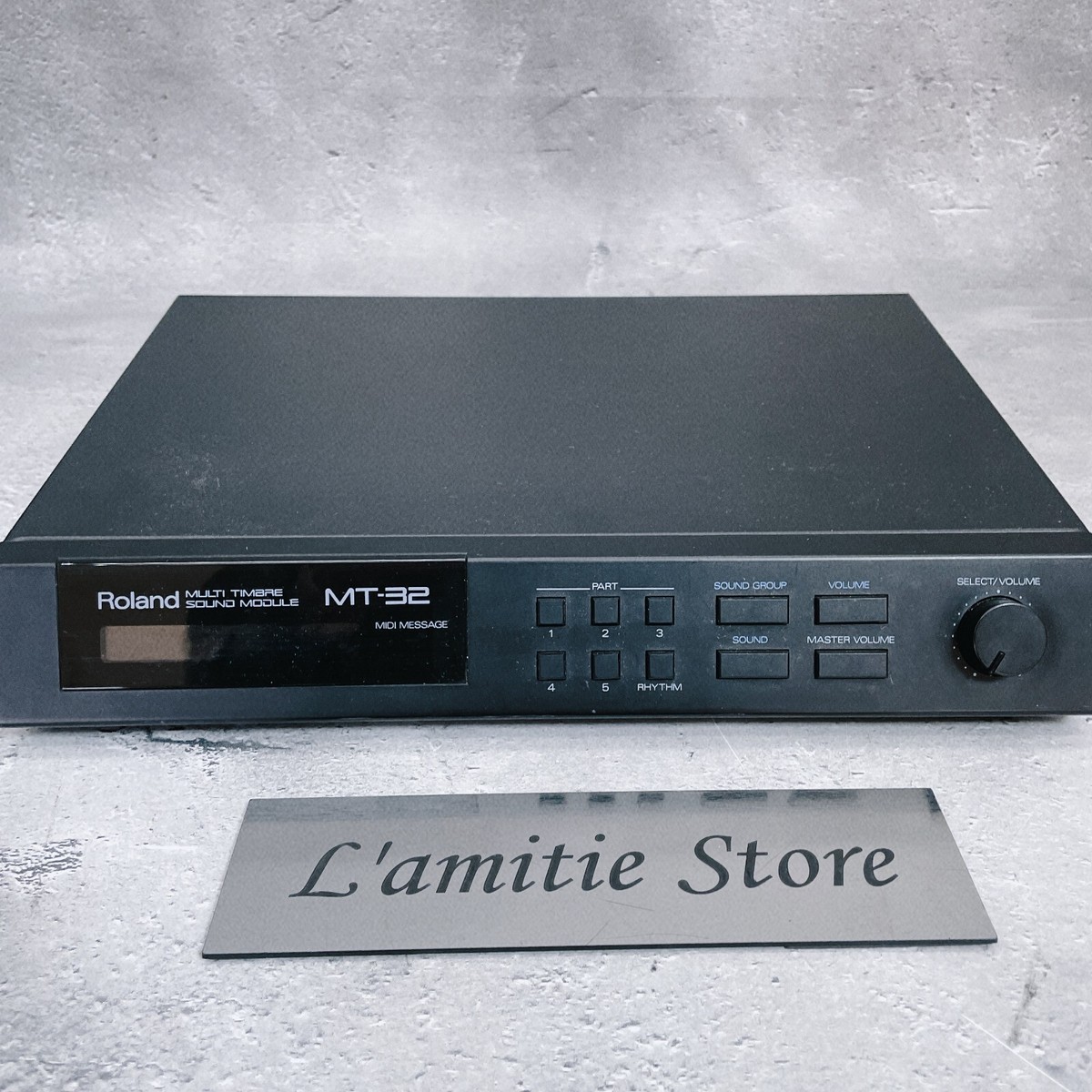 Roland MT-32 Multi Timbre MIDI Sound Module Synthesizer Roland MT-32 Multi Timbre MIDI Sound Module Synthesizer