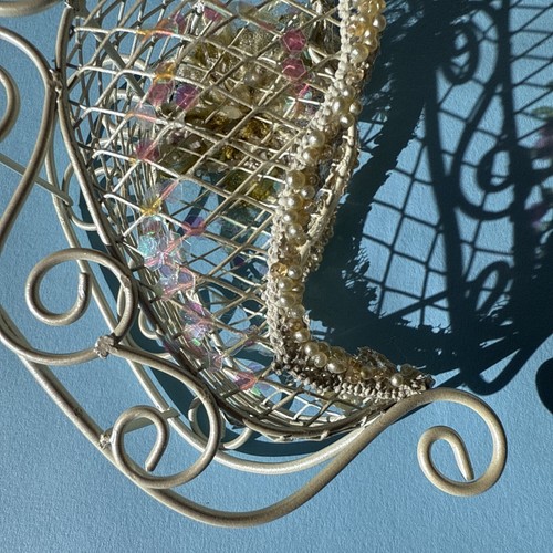 Vintage White Wire Metal Small Embellished Christmas Sleigh 5 1/4" Long - Picture 13 of 14