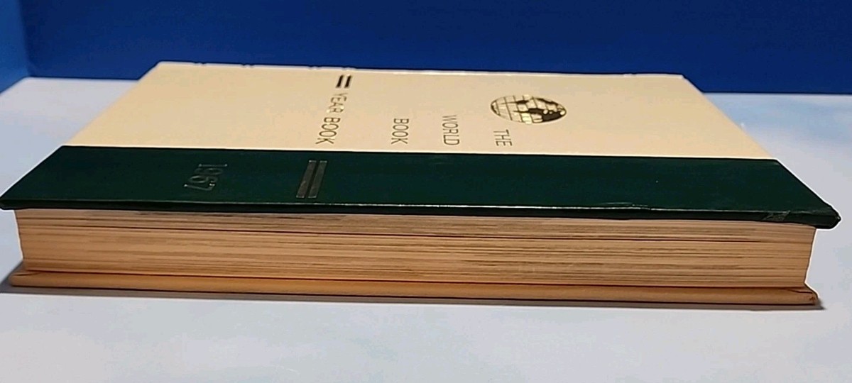 Vtg 1967 World Book Encyclopedia Year Book | eBay