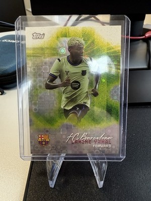 Lamine Yamal Pitch Pursuits Halo Parallel Topps FC Barcelona Team Set 2026