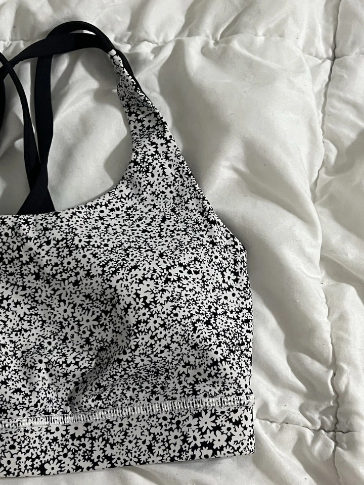 Sujetador Lululemon Energy Negro + Blanco Ditzy Daisy Talla 6 Foto 2 de 4